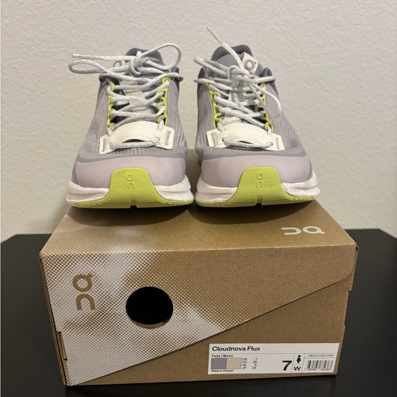 On Cloud Cloudnova Flux Size 7 - Picture 1 of 3